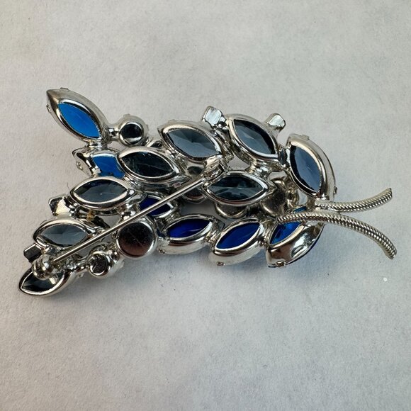 VTG Juliana Silver-Tone Leaf Brooch Blue Green Glass Rhinestone Open Back Pin - Picture 2 of 11